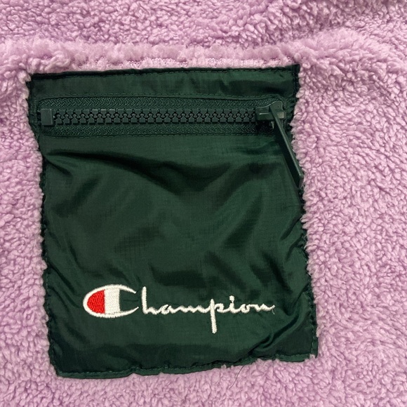 NWOT Urban Outfitters Exclusive Champion Sherpa Crewneck - Picture 4 of 5